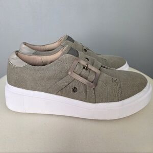 Yellow Box Hummble Sage Green Earth Canvas Buckle Platform Sneakers - Size 7.5